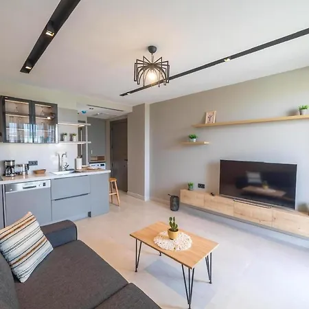 Bright 1-br Close To The Sea With Pool Access F-4 38 Appartamento